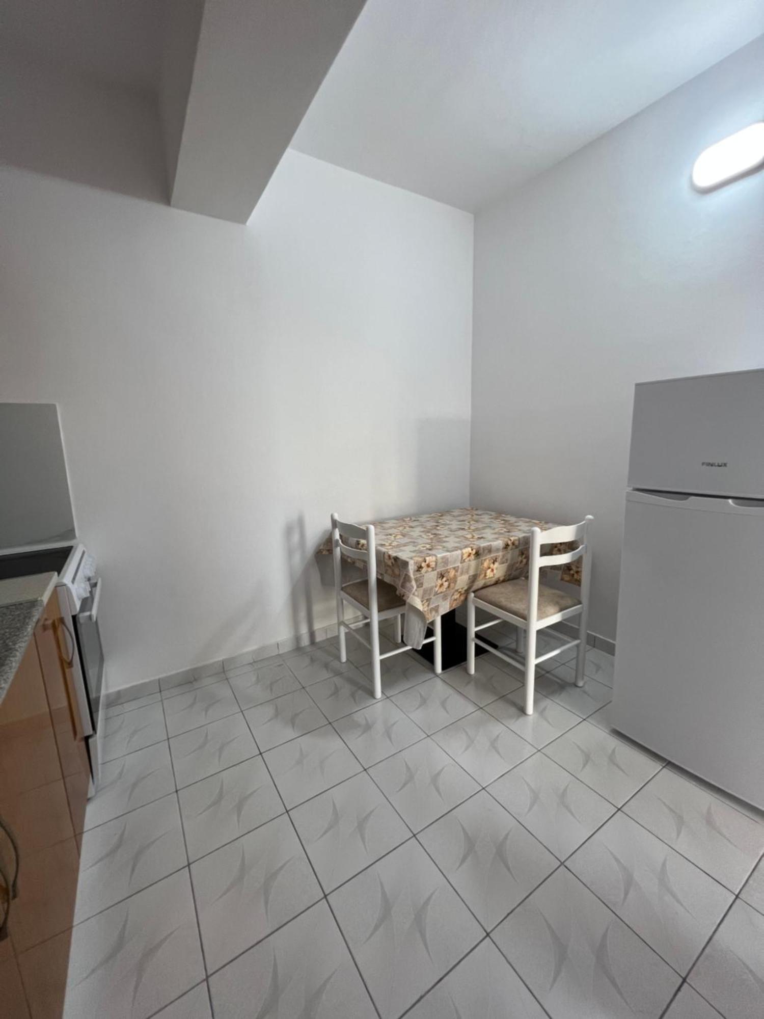 Villa Mirjan Sarandë 外观 照片
