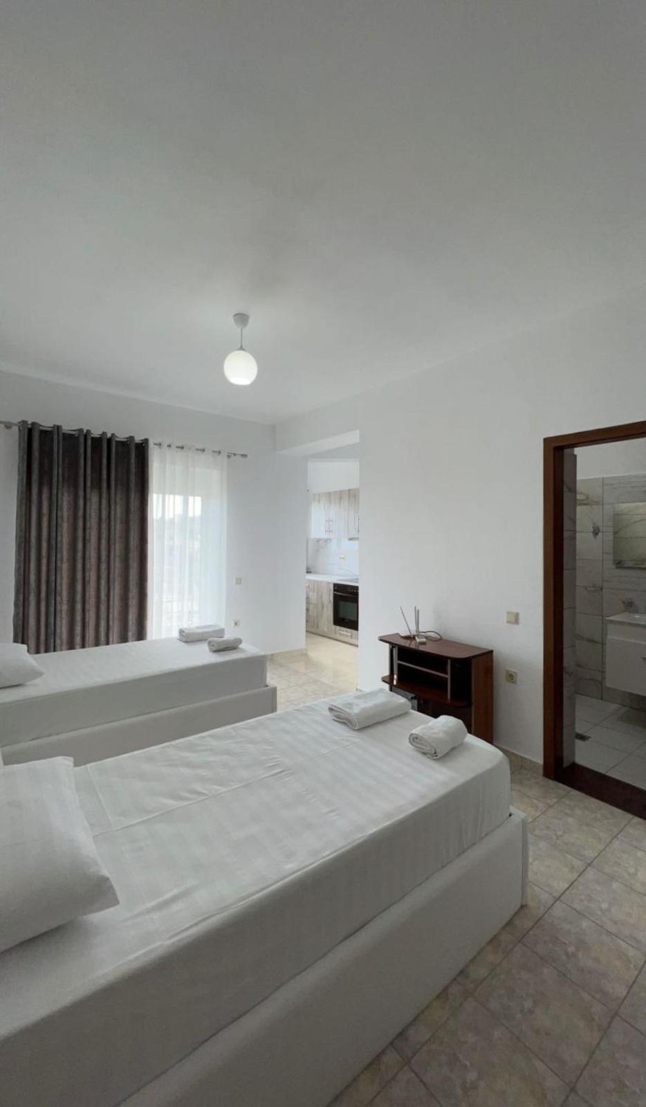 Villa Mirjan Sarandë 外观 照片