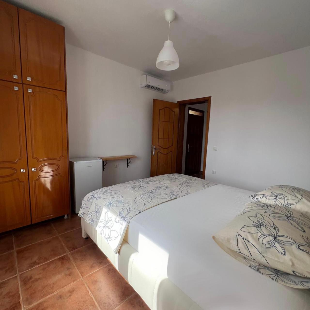 Villa Mirjan Sarandë 外观 照片