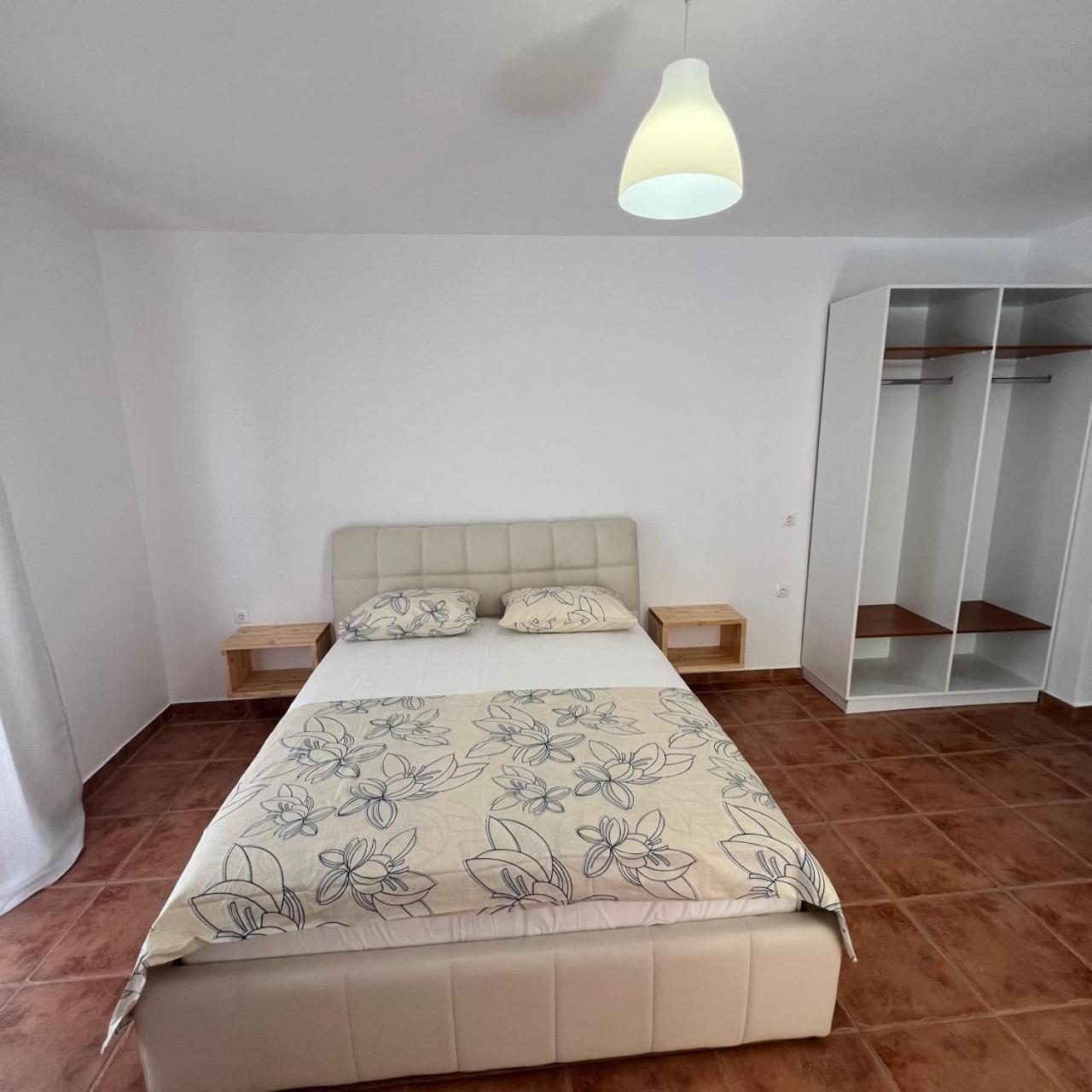 Villa Mirjan Sarandë 外观 照片
