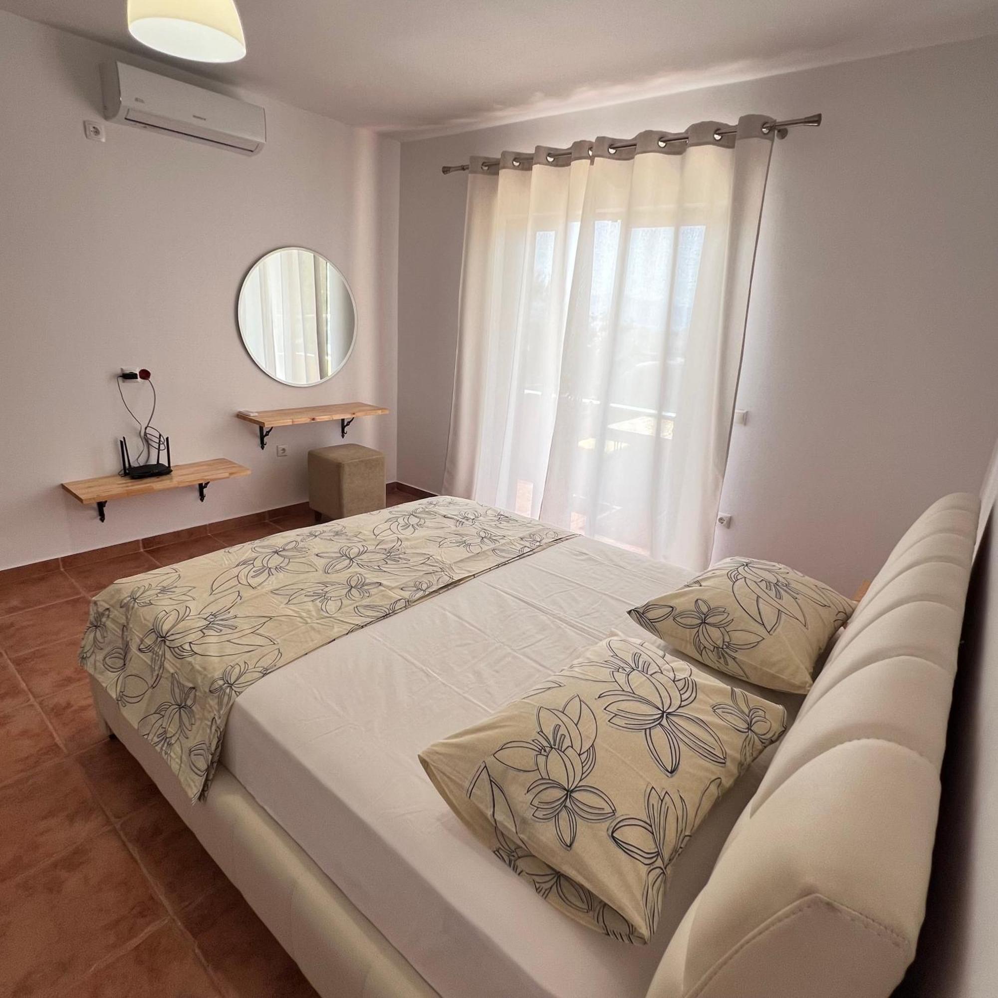 Villa Mirjan Sarandë 外观 照片