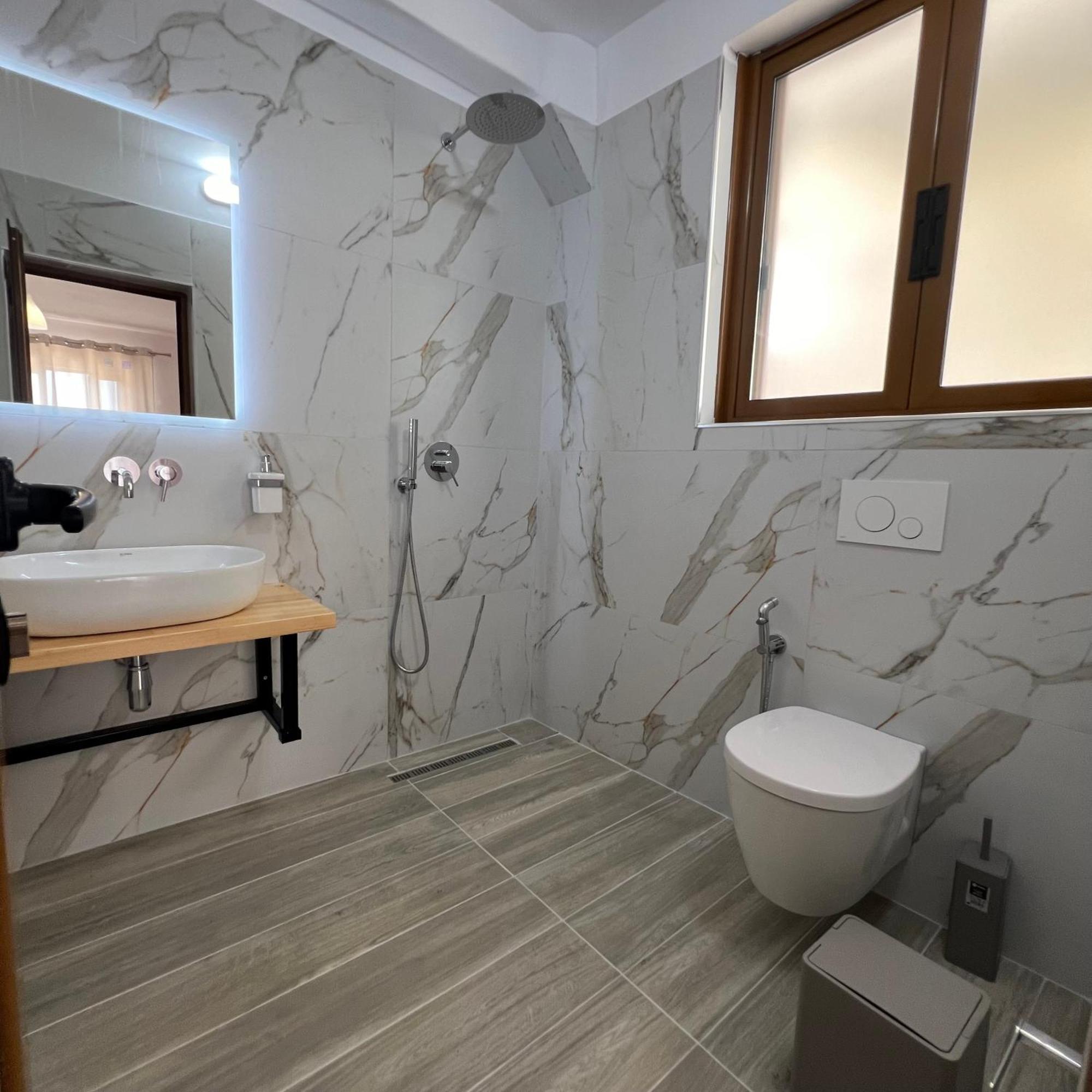 Villa Mirjan Sarandë 外观 照片